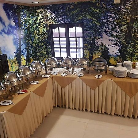 Villa Esmeralda Bryan'S Resort Hotel And Restaurant Palayan City Exterior foto