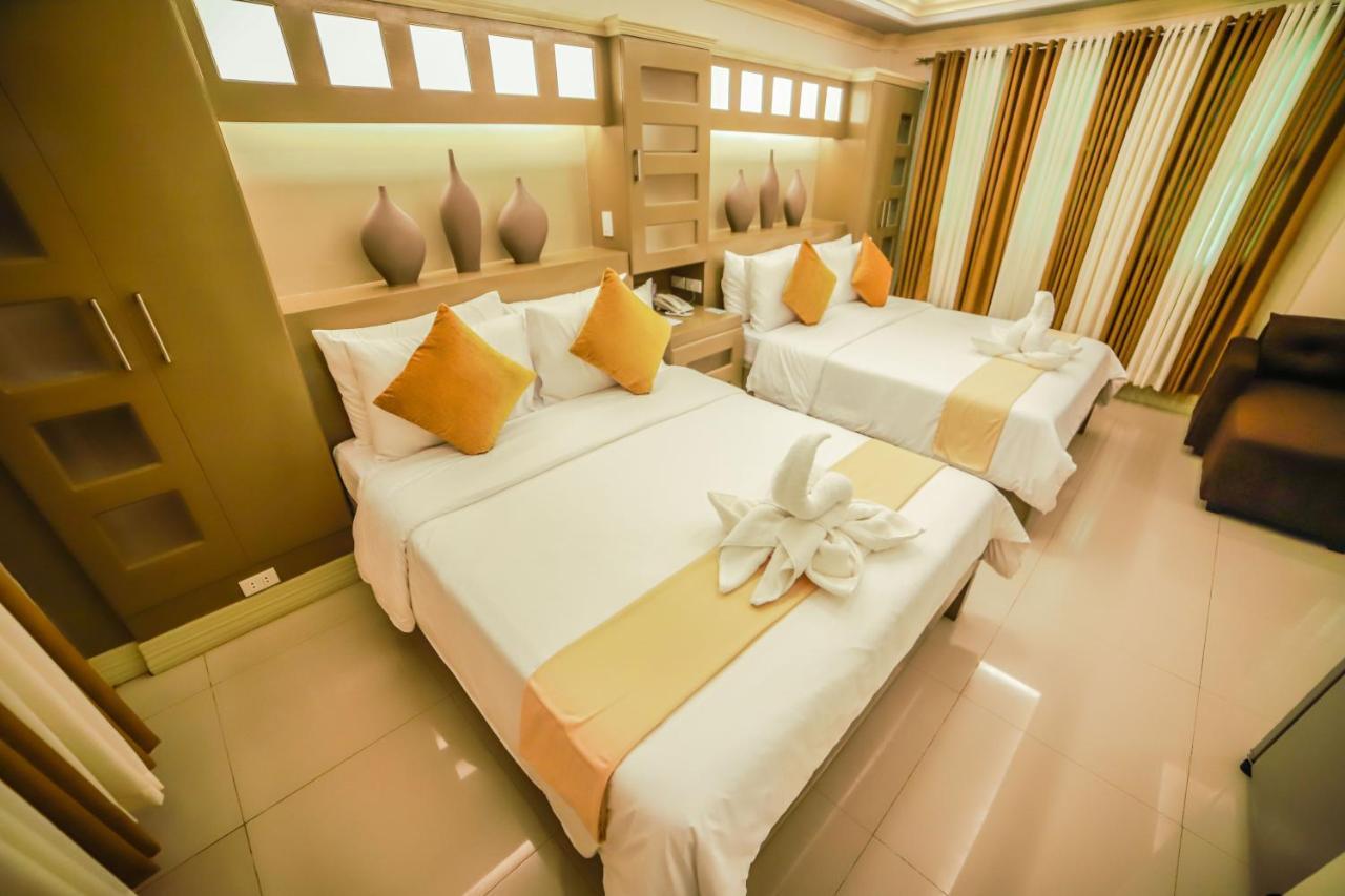 Villa Esmeralda Bryan'S Resort Hotel And Restaurant Palayan City Exterior foto