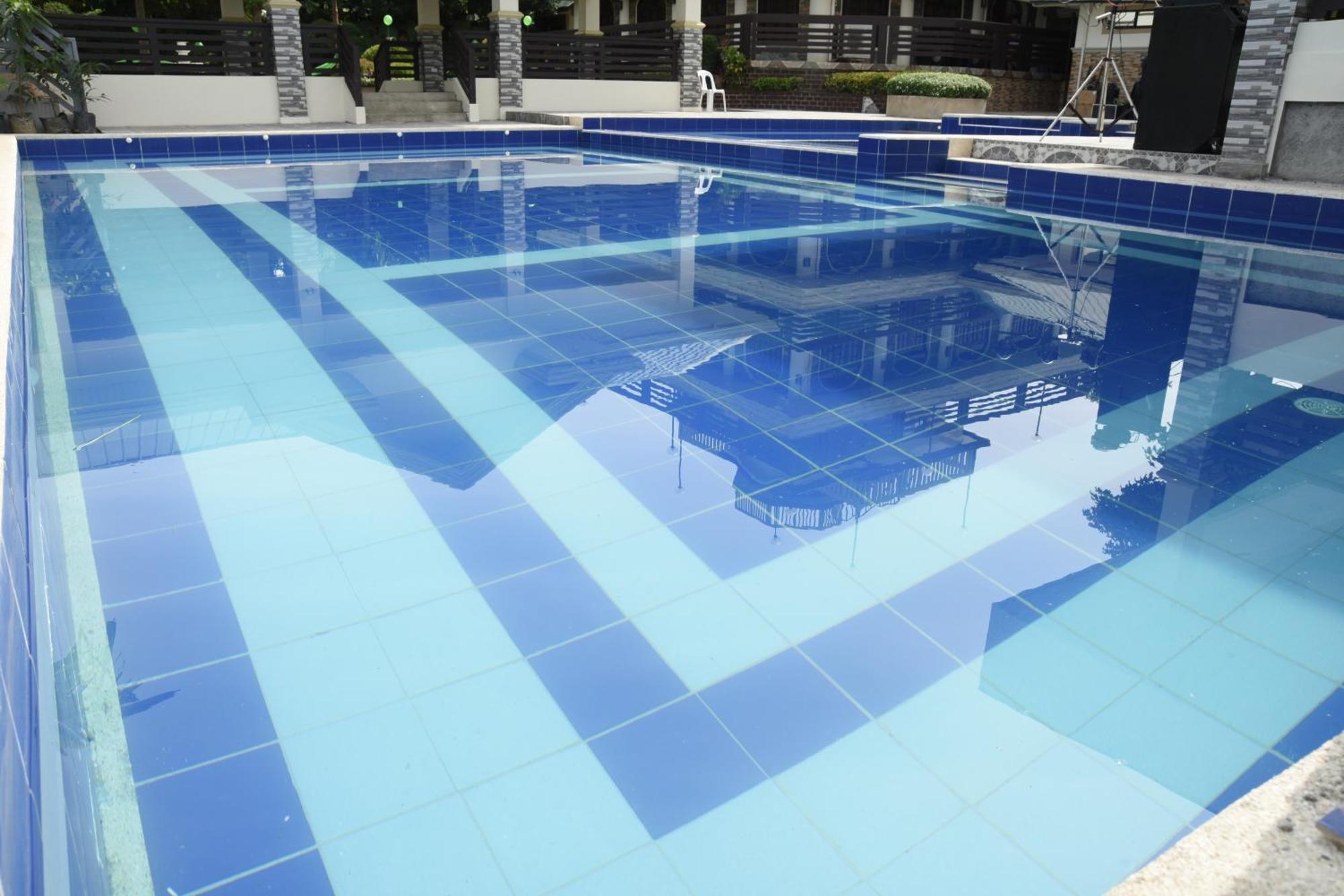 Villa Esmeralda Bryan'S Resort Hotel And Restaurant Palayan City Exterior foto